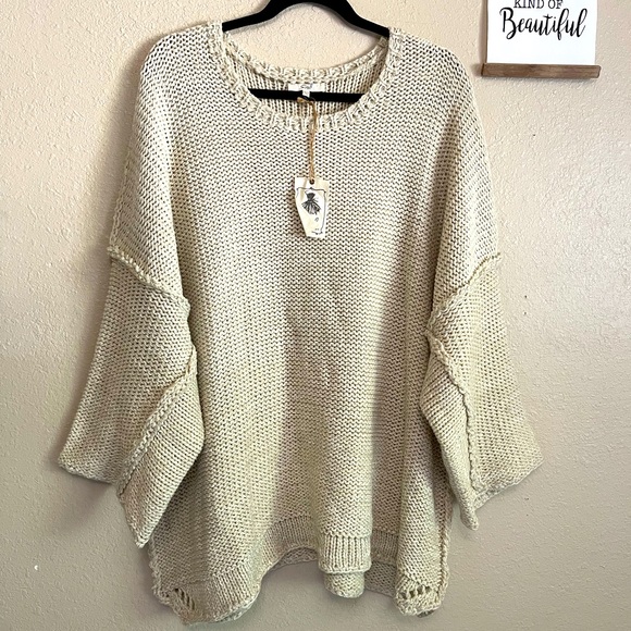 Easel | Oversized Sweater - Picture 2 of 8